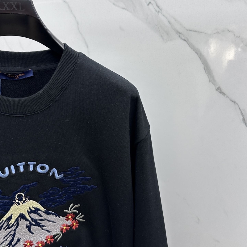 l0vis Vvtt0n t-shirt